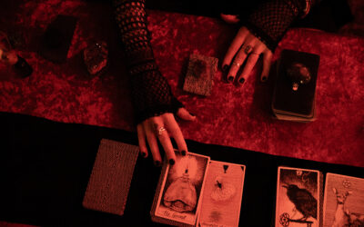 Tarot reading and folklore magic for your wedding – Gastblog Witch Lantern